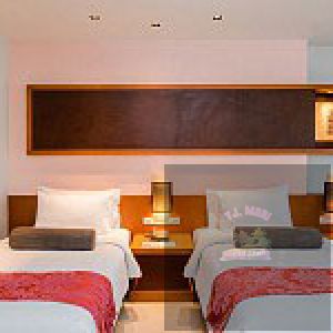 ASHLEE  HUB  (Deluxe Room Twin Bed)