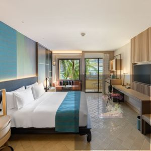 (HOLIDAY INN (Premium Pool View Balcony