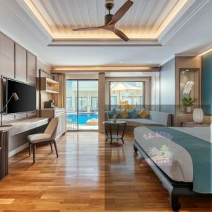 (HOLIDAY INN (1 King Premium Villa Pool Access Adults Only
