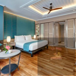 (HOLIDAY INN (1 King Premium Villa Pool View Adults Only