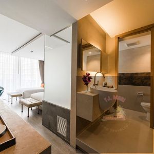 club luxx room