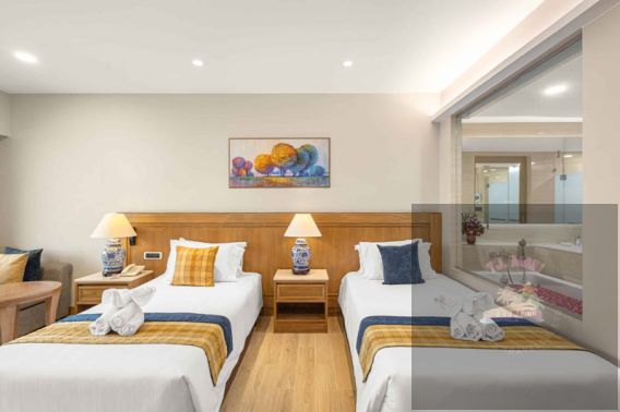 (ROYAL CLIFF (Ocean Deluxe